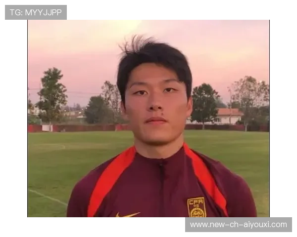 前锋点球命中随后带队取得晋级资格备受赞誉