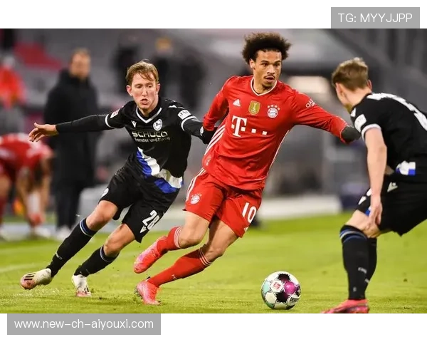 拜仁连续传中未果，中路渗透受阻：如何应对现代足球战术中的挑战？